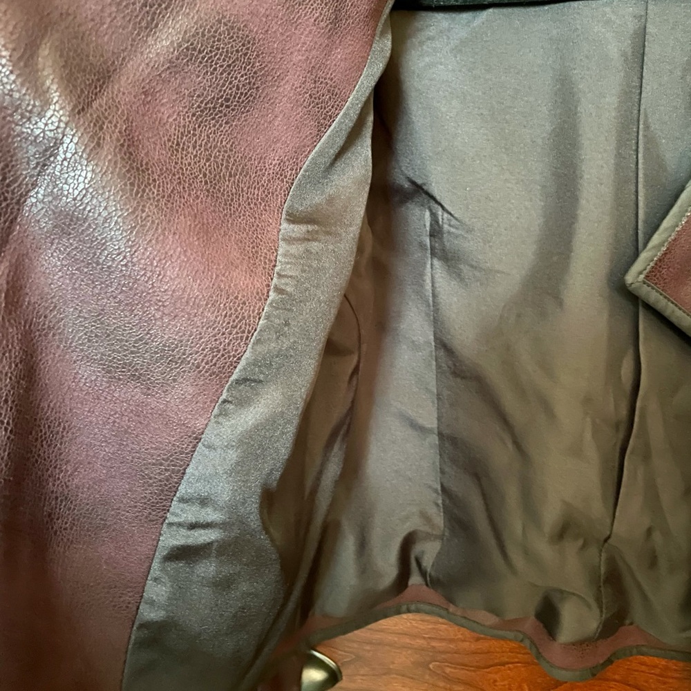 Jacket - Picture 4 of 6